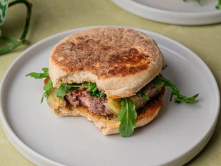 Hambúrguer em Bolo do Caco