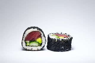 Каліфорнія з тунцем (260г / 8 шт)