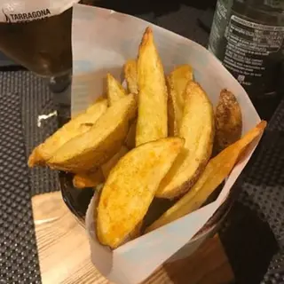 Patatas Deluxe con Salsa