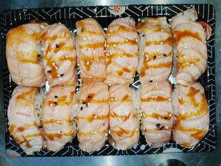A9 - Nigiri Salmão Defumado