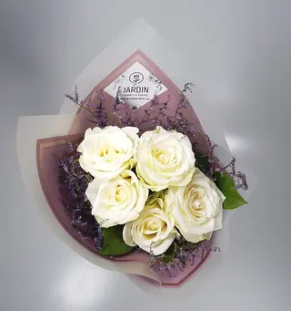 Buchet 5 trandafiri albi