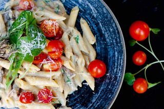 Pasta sa biftekom i uljem od tartufa 350gr