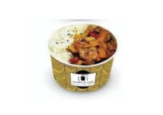 Don buri con manzo e salsa satay