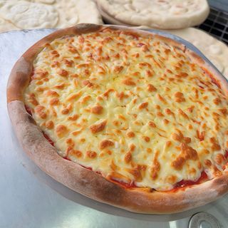 Pizza Mozzarella (Mediana)