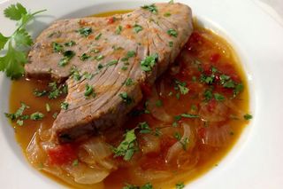 Bife de Atum com Molho da Casa