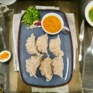 Momo (6 Pzs.)