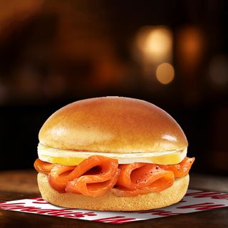 სენდვიჩი კვერცხით და ორაგულით