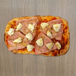 8-Pinsa Pomod, Mortadella I.G.P, bufala, crema di pistacc, pistacchi macin.