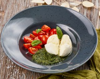 Капрезе з домашнім песто (250г)