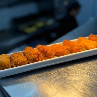 Croquetas de chorizo de buey "El Capricho". 8 uds.