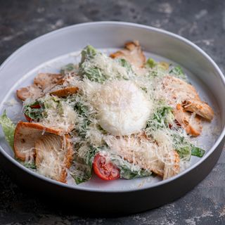 Салат Цезар (300г)