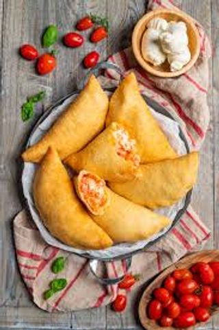 Calzone fritto pomodoro