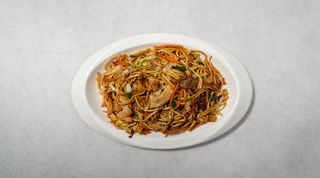 110. Pirjani domaći rezanci s tri vrste mesa + Coca-Cola 0,5 l