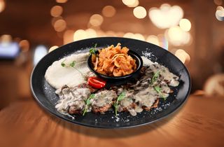 Мариновани вратни каренца с гъбен сос и нежно пюре от целина