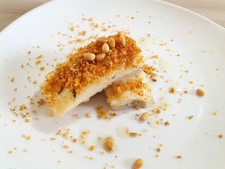 Filetti di baccalà cotto a bassa temperatura con cicorielle saltate