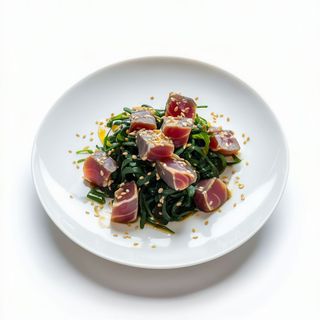 67. Ensalada Wakame Con Atún