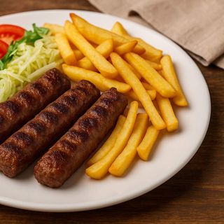 Тройка кебапчетата с гарнитура