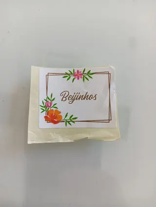 Autocolante Beijinhos 3