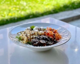 Massa Fusilli com ingredientes à escolha