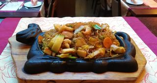 314 Spaghetti di soia con frutti di mare alla piastra