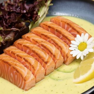 Tataki de salmón cremoso
