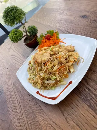 Taietei la wok cu pui