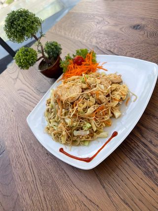 Taietei la wok cu pui