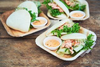 284. Bao con salmone