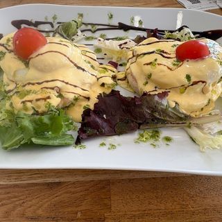 Eggs benedict