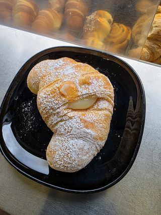Cornetto sfoglia crema