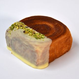 Roll de Pistacho y Choco Blanco