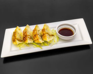 84. Gyoza De Pollo (4 Pzs.)
