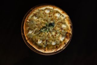 Піца 4 сира (30см) (500г)