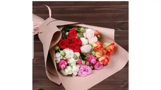ფერადი სპრეი ვარდი