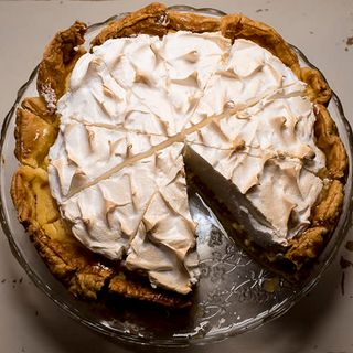 Tarta de limón y merengue suizo