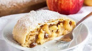 Штрудель з яблуком (200г)