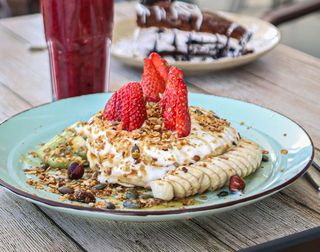 Panquecas de Iogurte e Fruta
