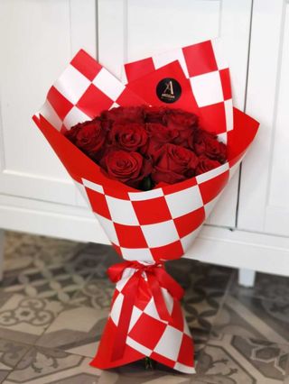 Buchet 15 trandafiri Ferrari Red