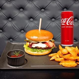 Texas Burger cu cartofi wedges ( 500 gr ) + suc 330 ml