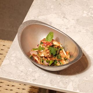 Yam Gai Zap Verr (Picante)