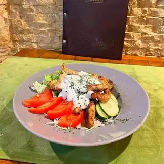 Pileća salata