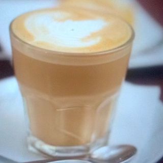 Descafeinado de máquina con leche sin lactosa