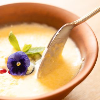 Каша кукурузная на кокосовом молоке с яблоками