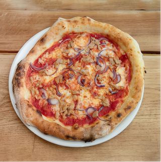 Tonno & Cipolla Pizza
