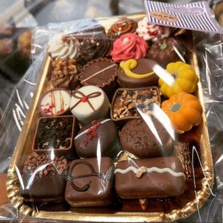 Vassoio misto di praline belga diversi gusti e forme