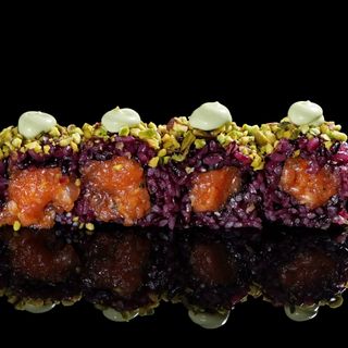 281 Ura black rucola roll