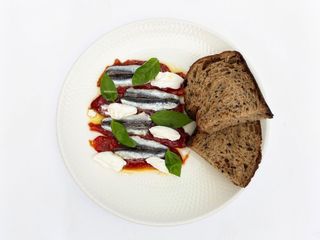 Маринований перець з анчоусами та лабне, 150 г