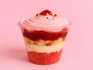 В2В Трайфл Полунично-ванільний (220g)