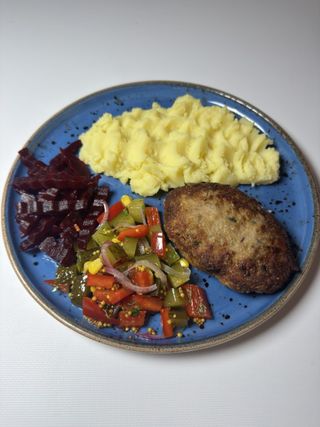 Kotlet soczysty z dodatkiem