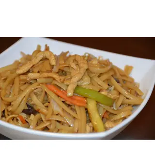 Tallarines fritos tres delicias